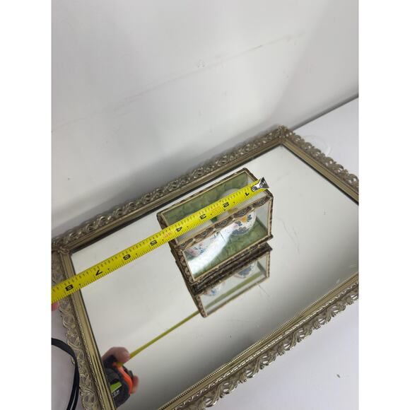 Beautiful Vintage Hand Painted Chinese Eggs with Florals in Glass Display Case - Picture 6 of 9